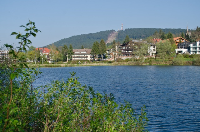 Kranicher Teich mit Blick auf Bocksberg und Stabkirche